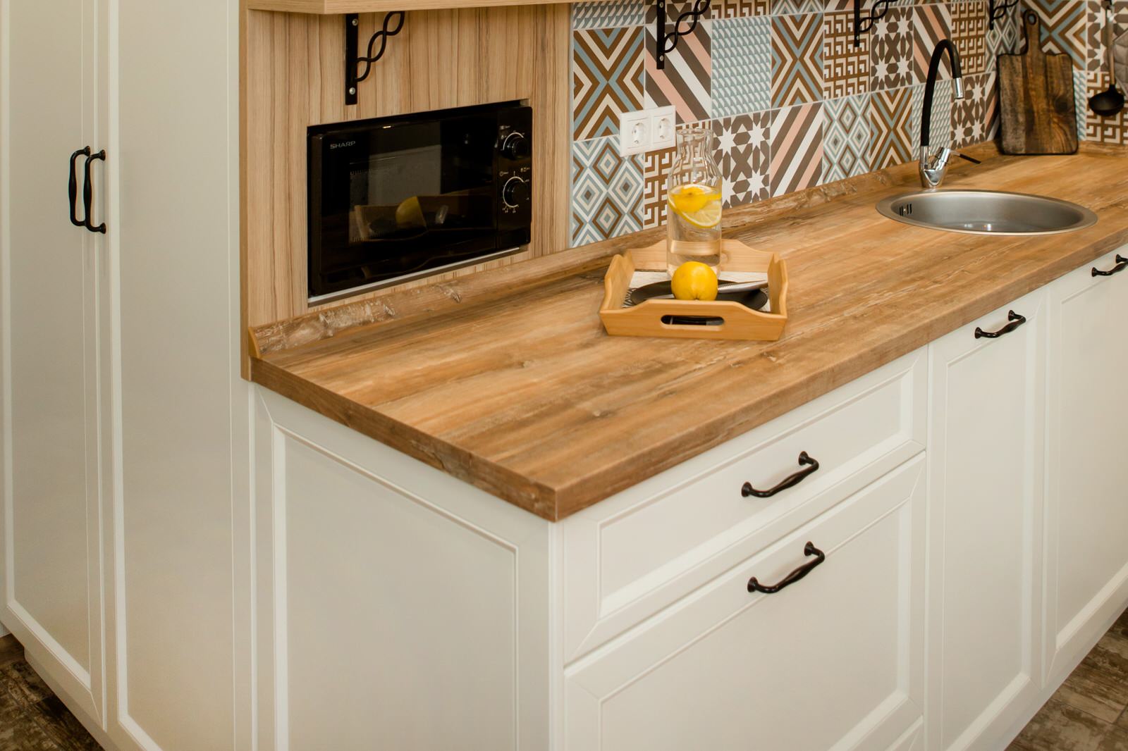 Кухня без верхних шкафов