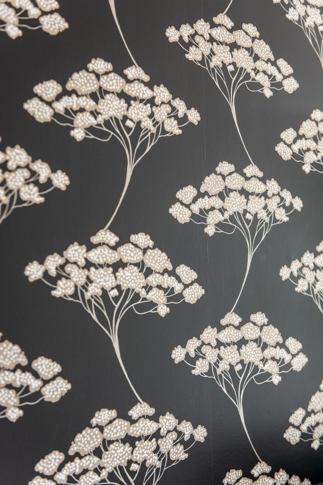 Inspiration for a transitional home design remodel in Toronto