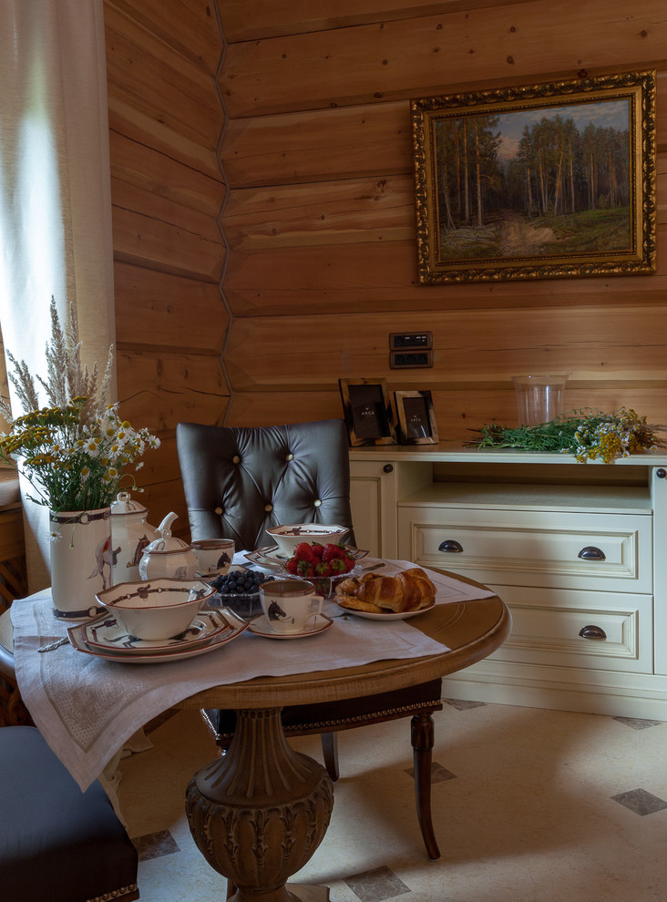 Деревянный дом в классическом стиле