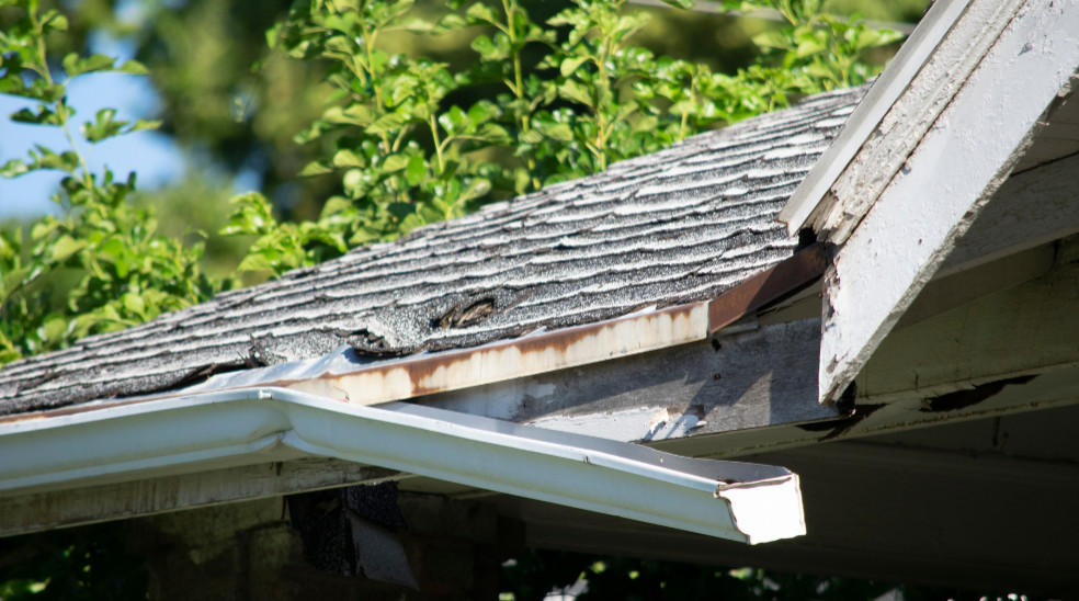 broken gutters that causes dry rot by refreshify