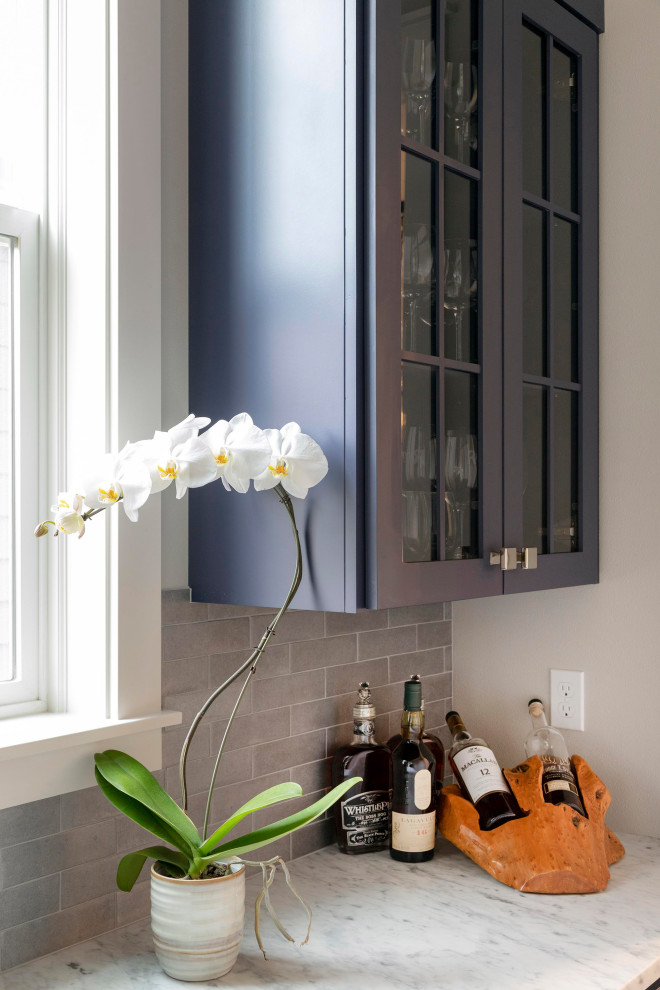 Kitchen - transitional kitchen idea in Seattle