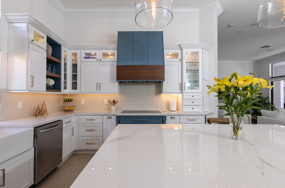 Inspiration for a timeless kitchen remodel in Miami