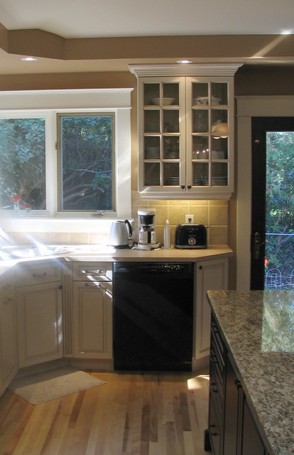 Hampton traditional-kitchen