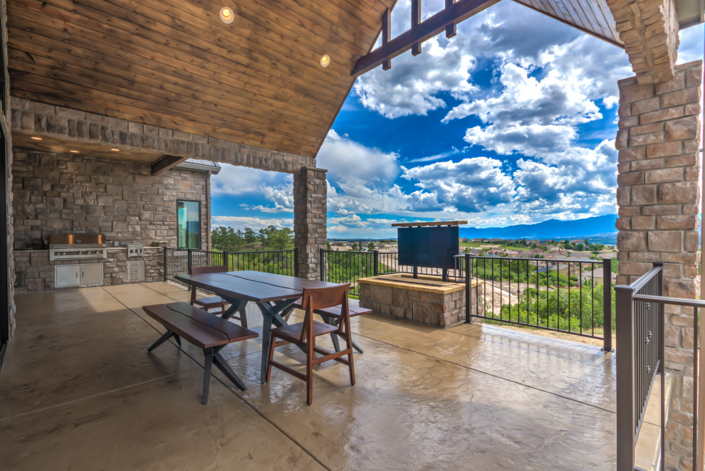 Home design - transitional home design idea in Denver