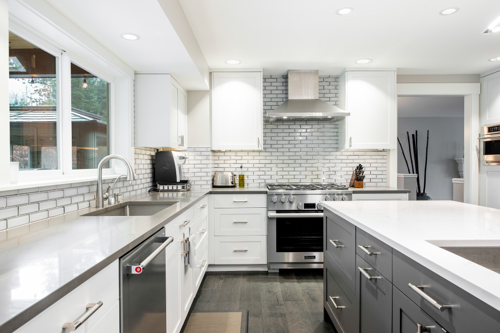 Transitional kitchen photo in Seattle