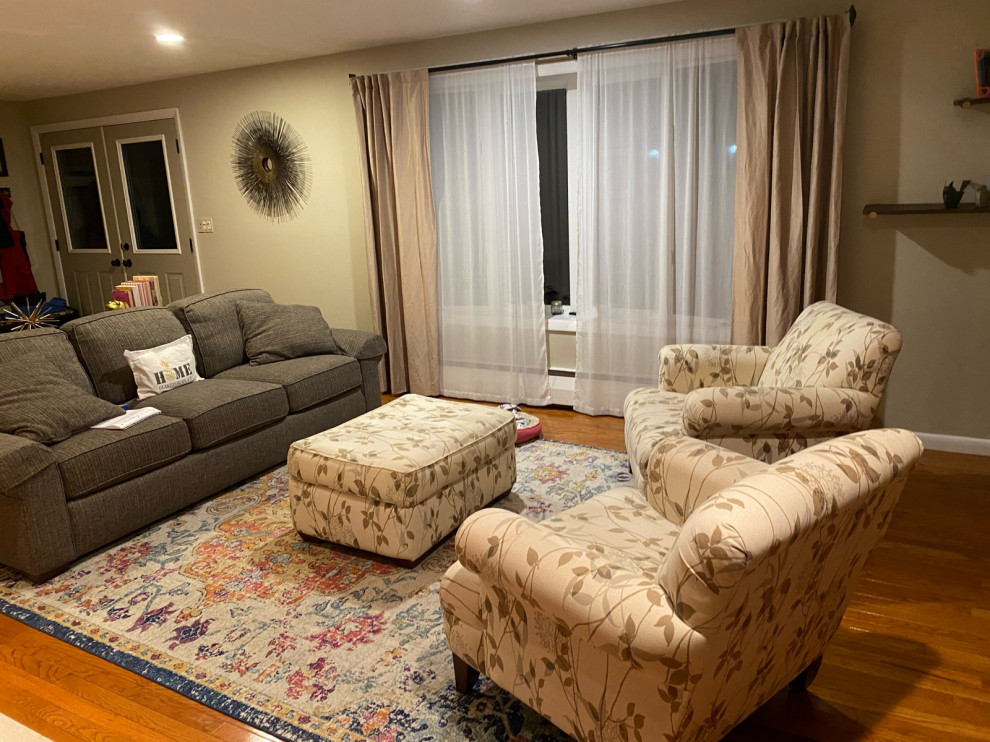 Can I do a mint green rug with grays, golds, and cream?