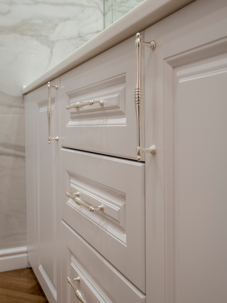 Меблировка санузла в неоклассическом стиле