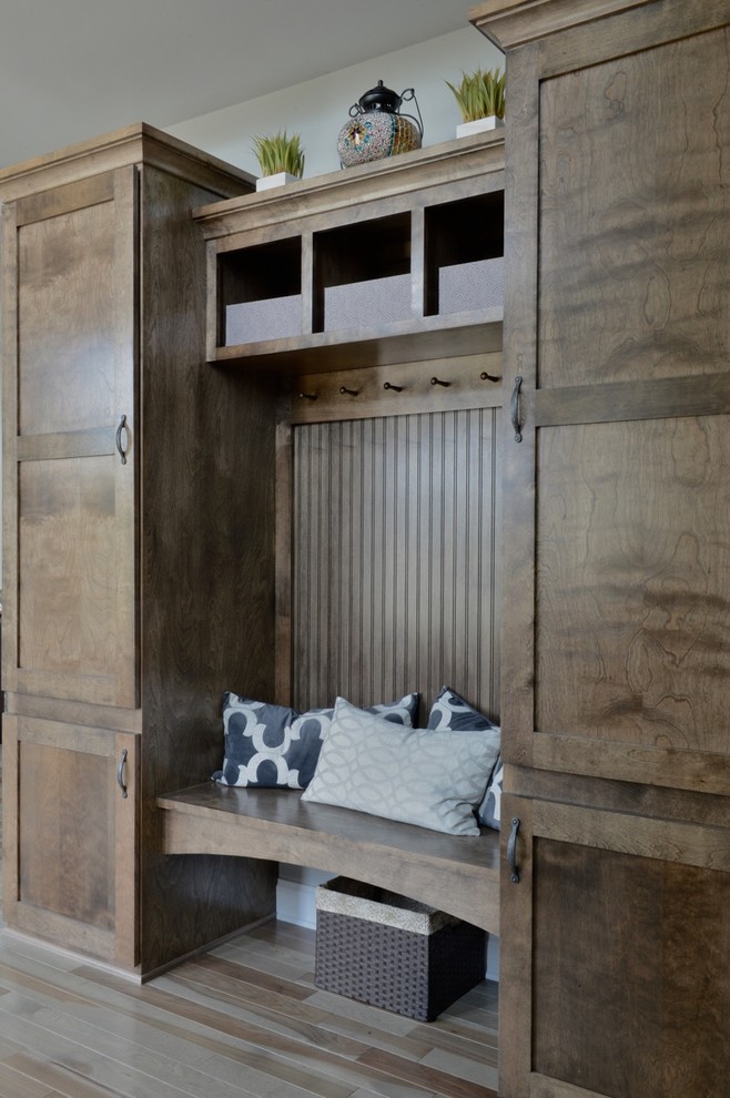 Entryway - entryway idea in Milwaukee