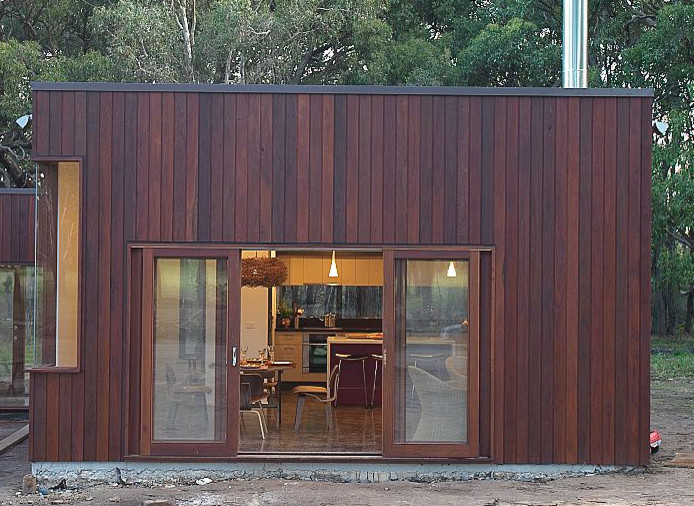 This is an example of a mid-sized country exterior in Melbourne.