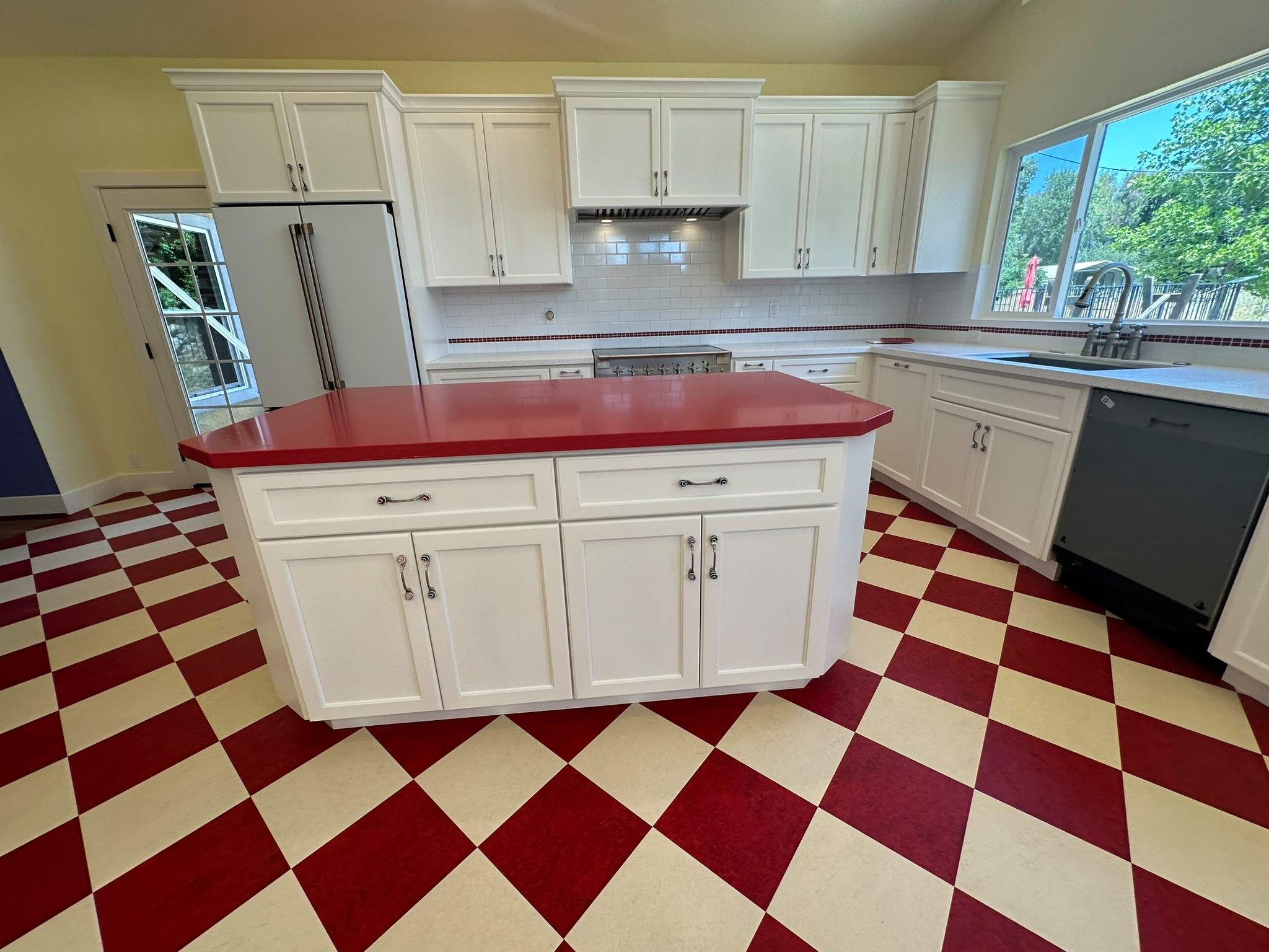 Dadek Kitchen & Laundry Room