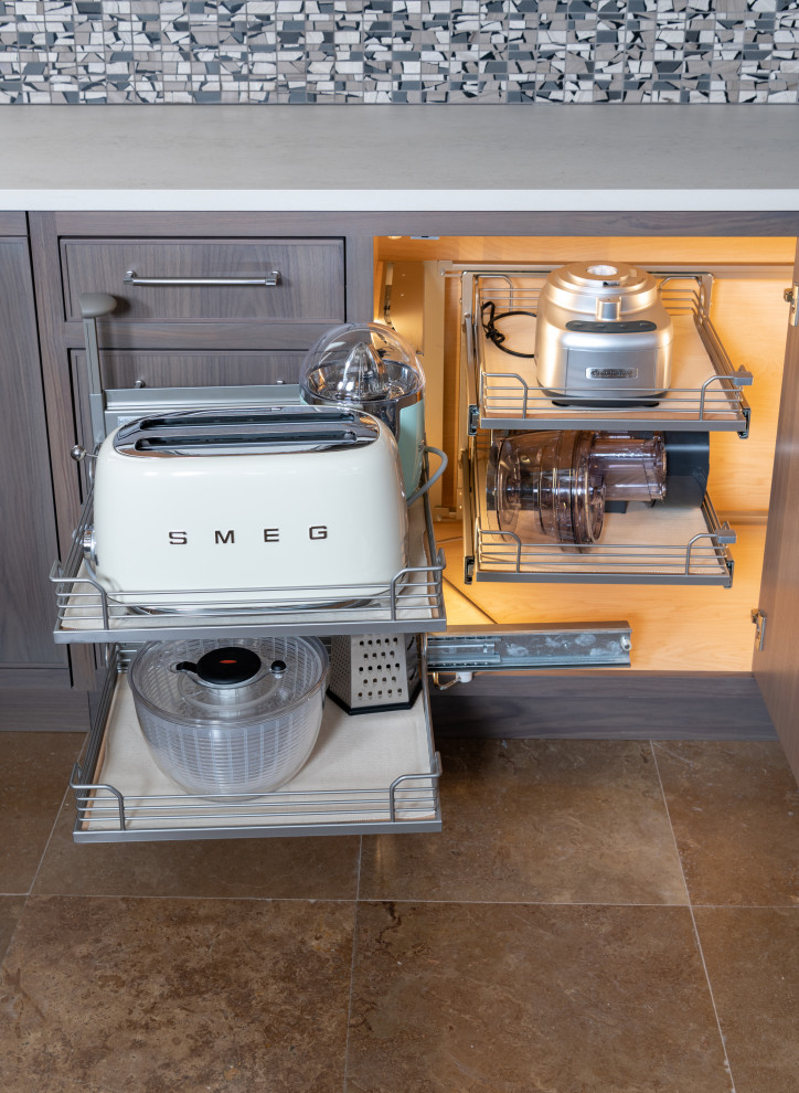 Inspiration for a transitional kitchen remodel in Dallas