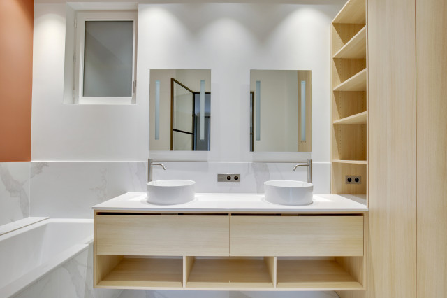 Projet Monceau transitional-bathroom