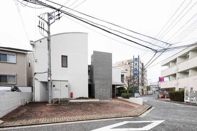 ツナグ・モノリス／併用住宅のエレベーター棟増築計画 modern-haeuser