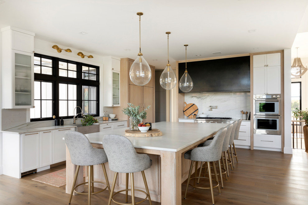 Kitchen - transitional kitchen idea