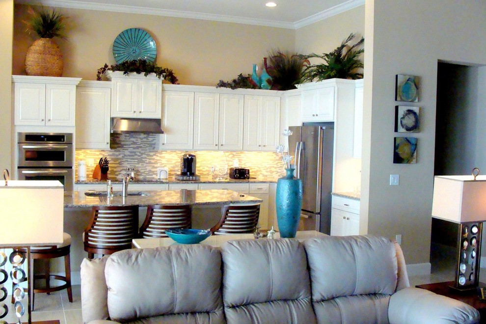 Example of a transitional kitchen design in Miami