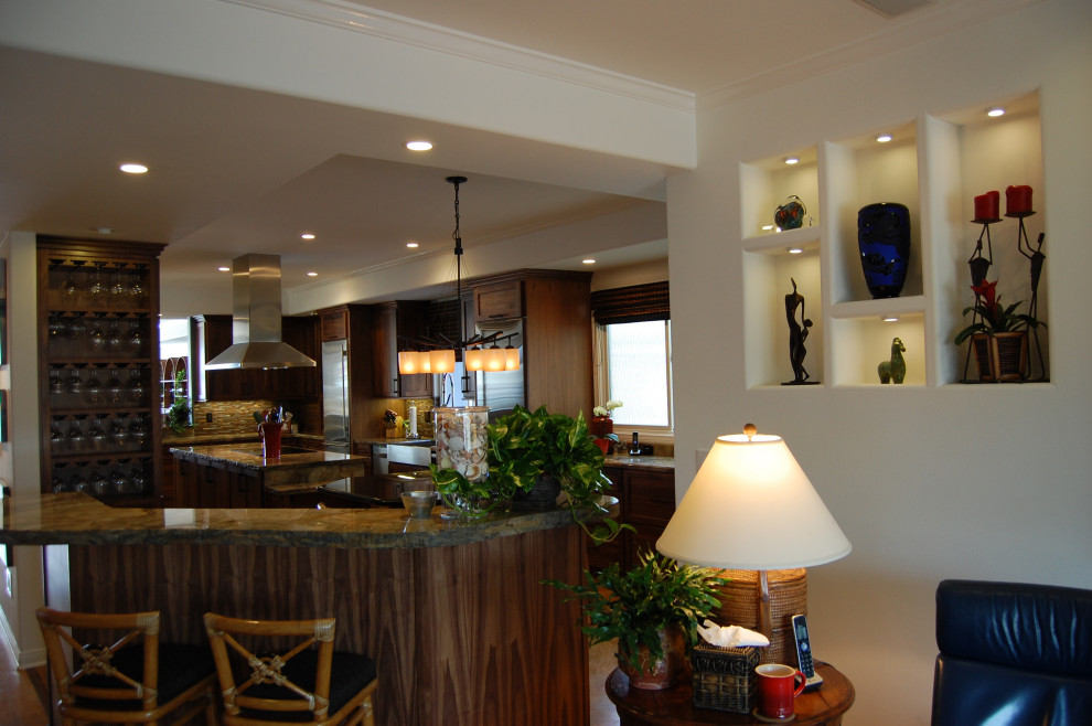 Inspiration for a transitional kitchen remodel in Los Angeles