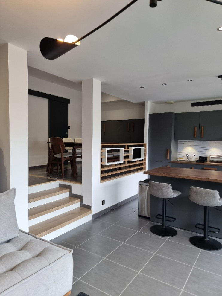 L'espace salle a manger / cuisine