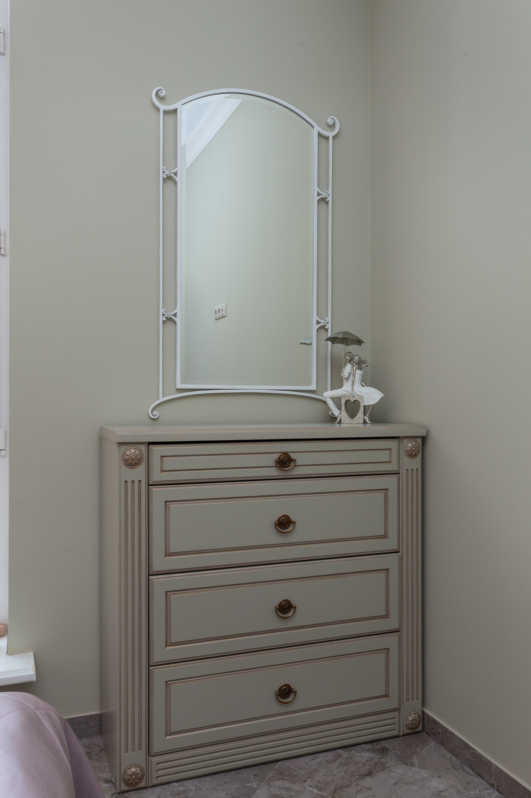 Шкаф-купе в стиле прованс