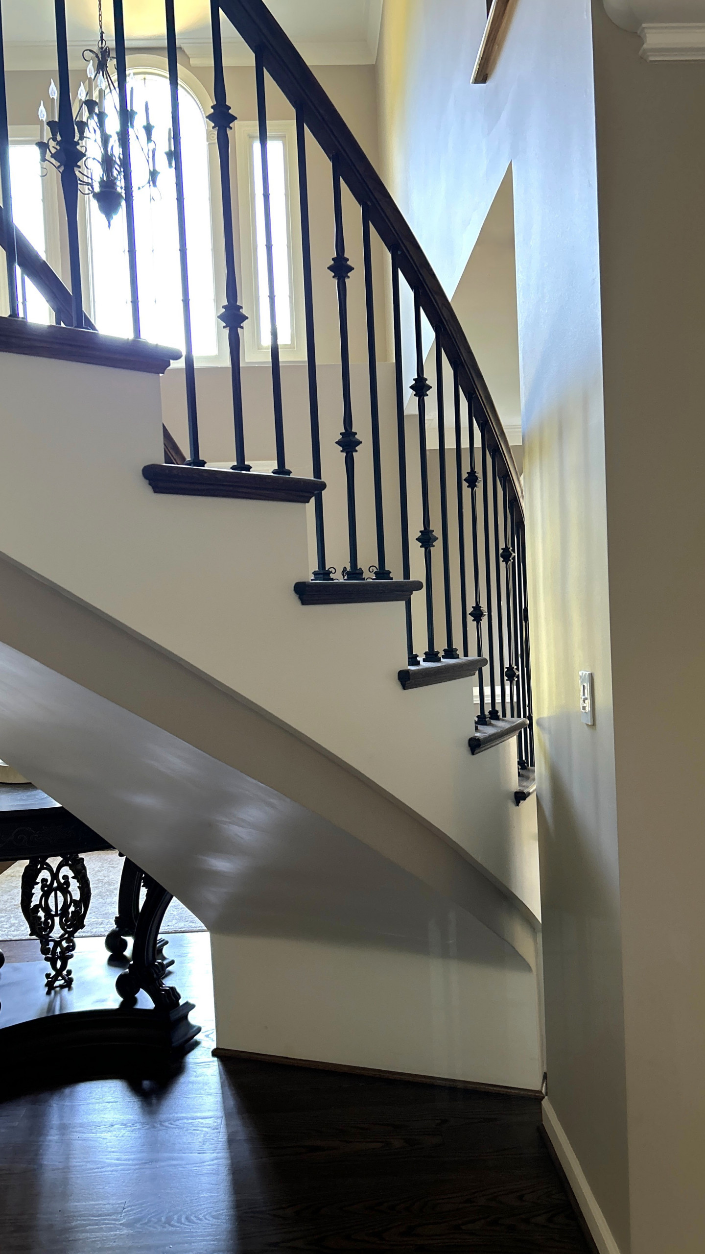 Project #157 | Traditional Curved Foyer Staircase