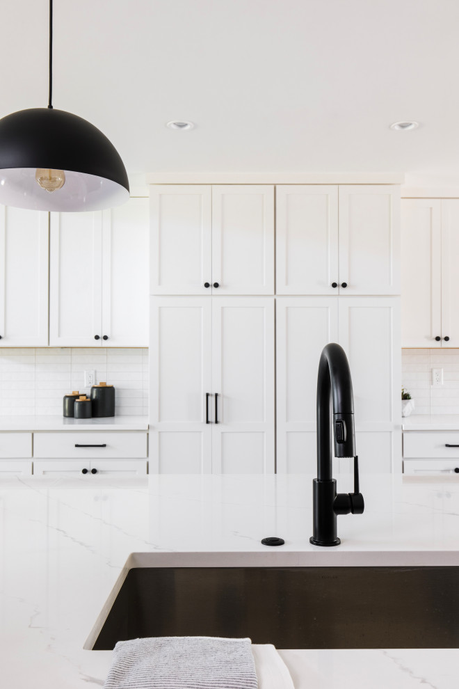 Inspiration for a transitional kitchen remodel in Phoenix