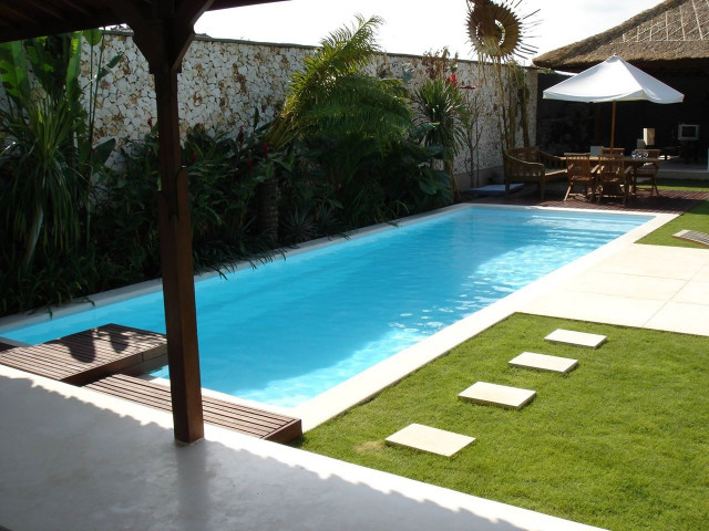 Pools swimming-pool-and-hot-tub
