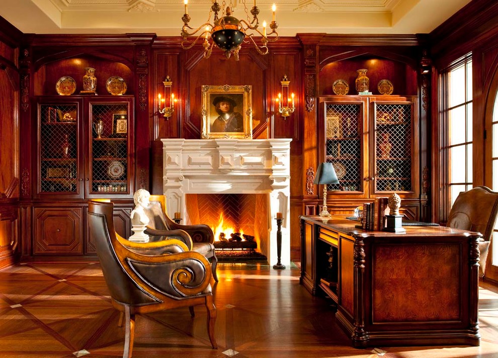 Design ideas for a traditional home office in Dallas.