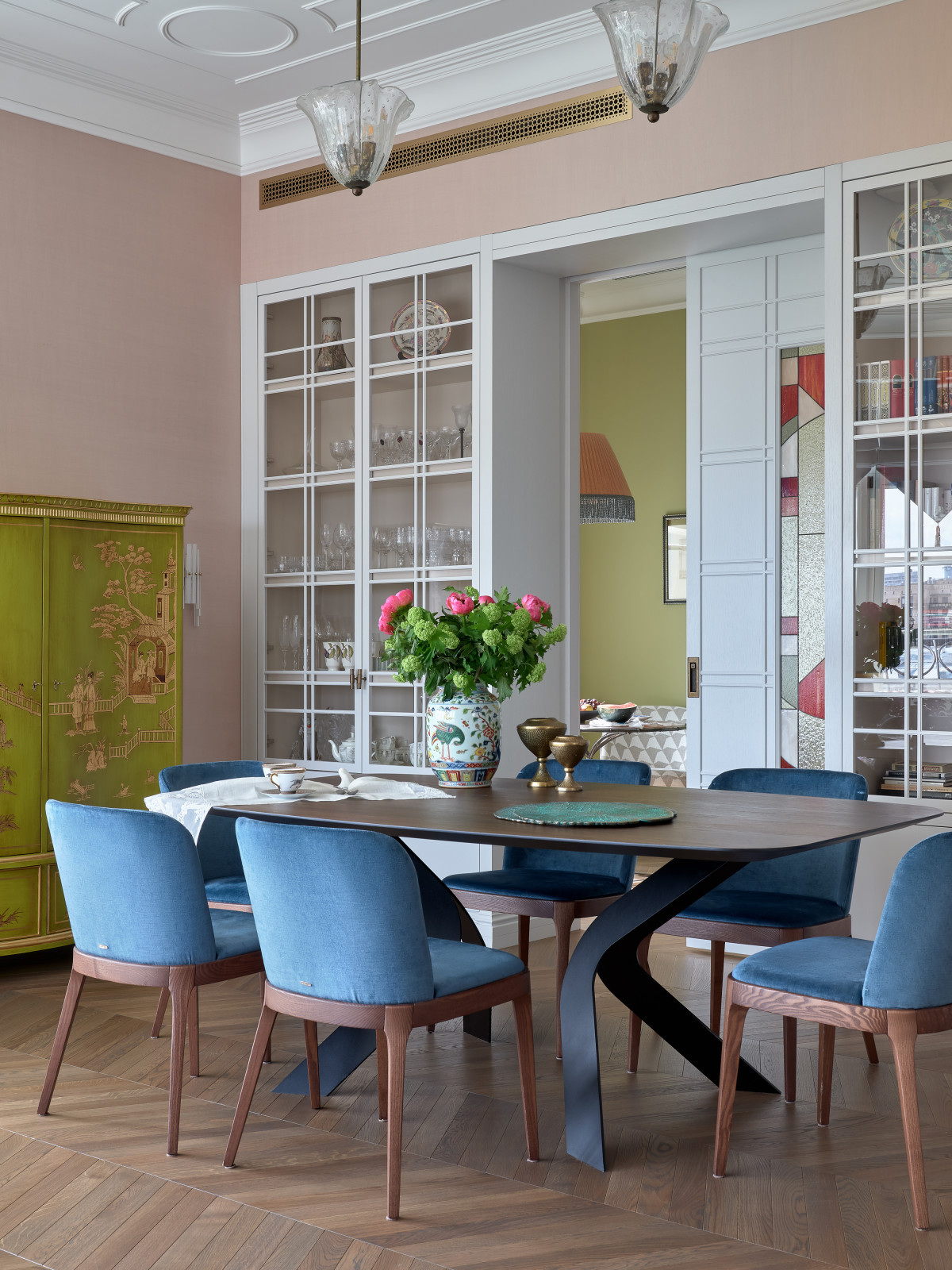 Квартира по проекту Нади Зотовой, 223 м². Публикация AD