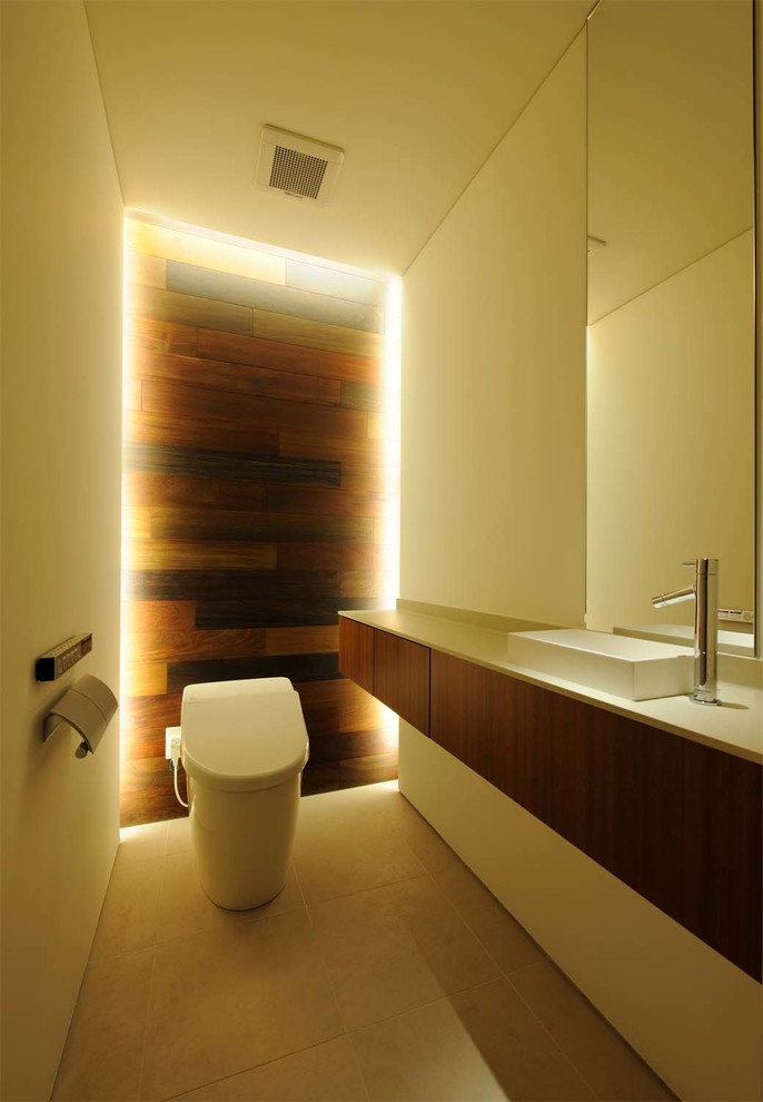 This is an example of a modern powder room in Kyoto.