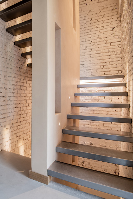 Industrial Chic mediterranean-staircase