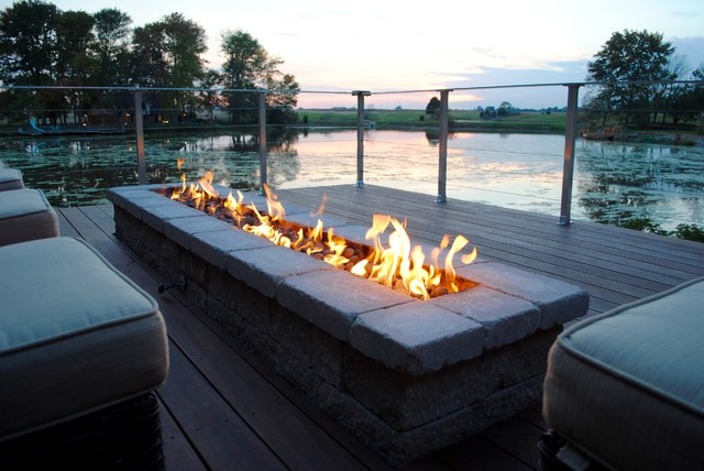 Franklin Indiana Pond-Side Paradise contemporaneo-terraza-y-balcon