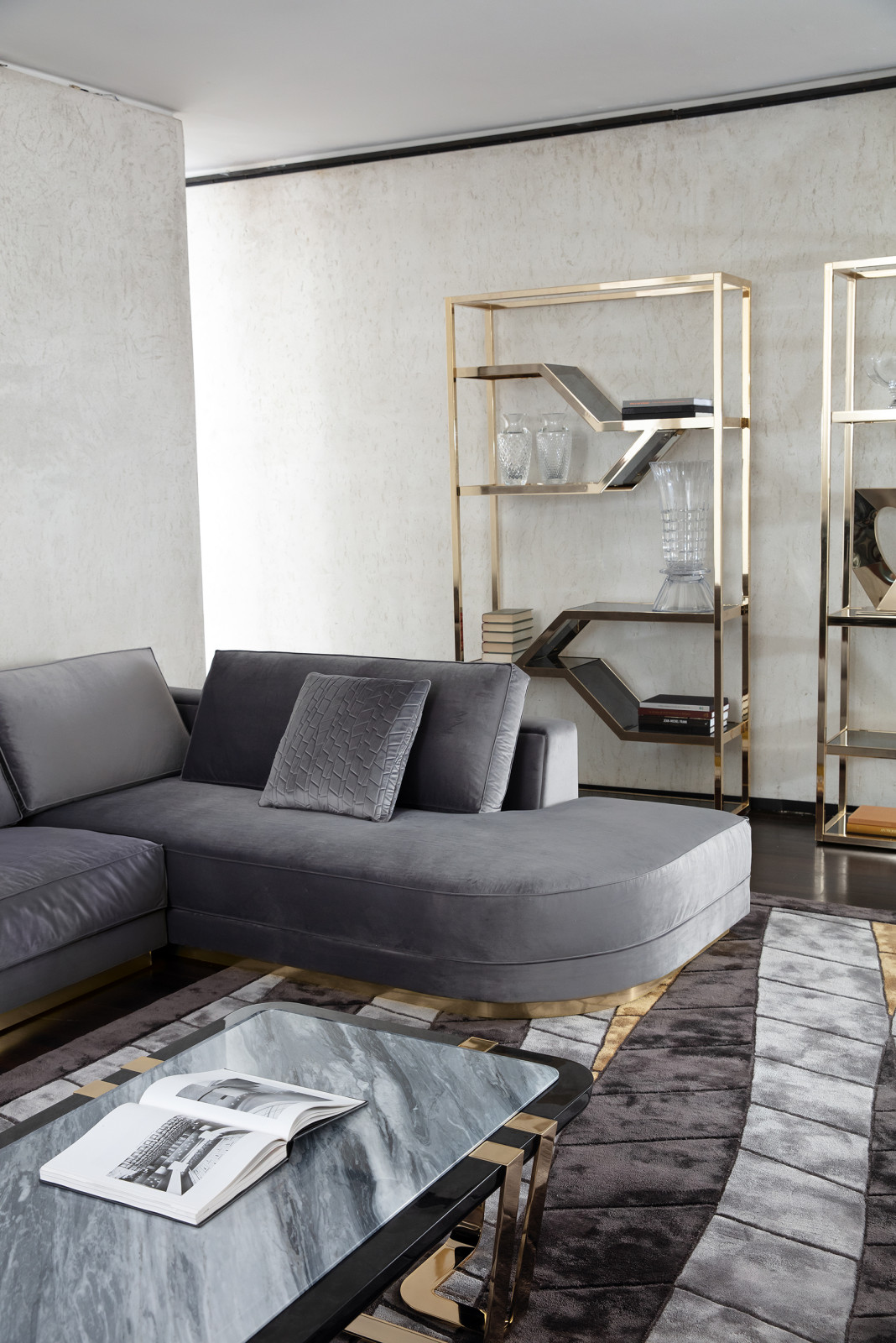 CHARISMA Диван, стеллажи, столик