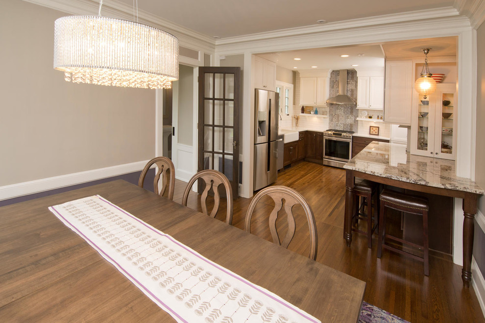 Transitional home design photo in Minneapolis