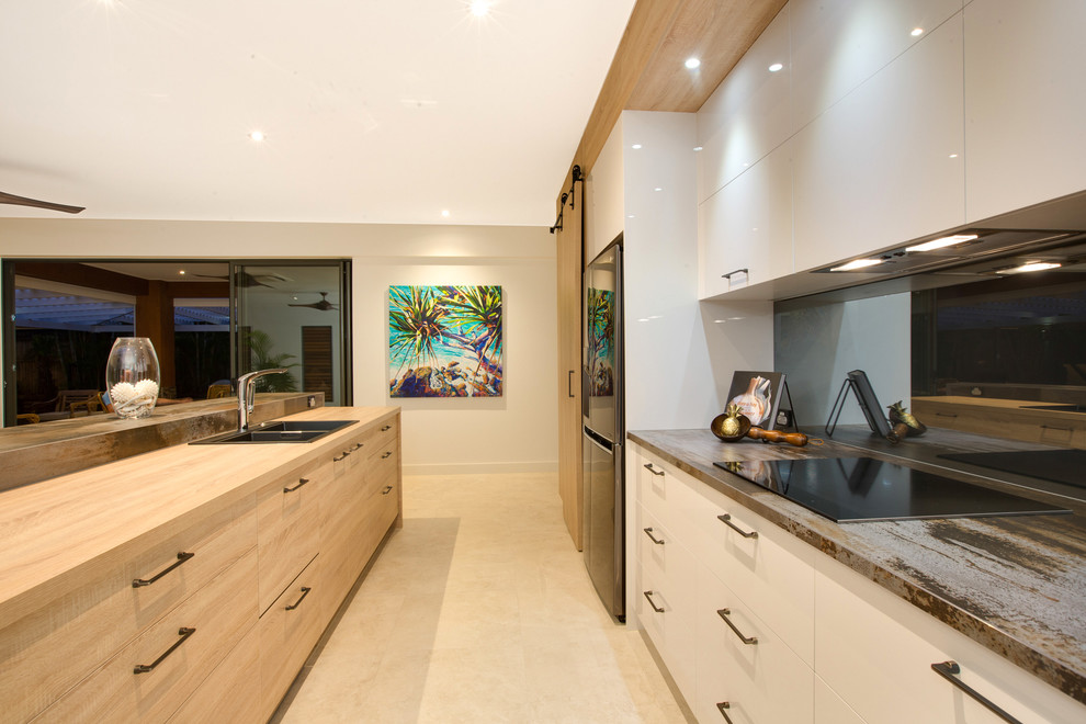 Inspiration for a scandinavian kitchen in Cairns.