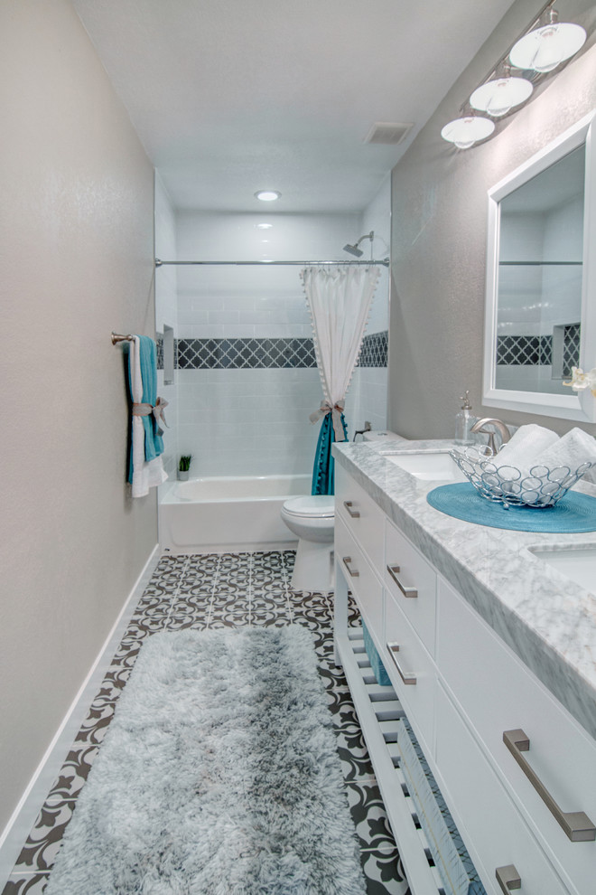 Inspiration for a transitional bathroom remodel in Phoenix