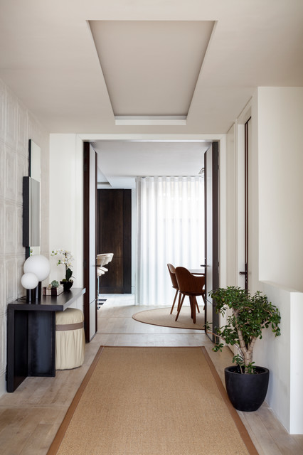 Hempel Gardens Residence transitional-corridor