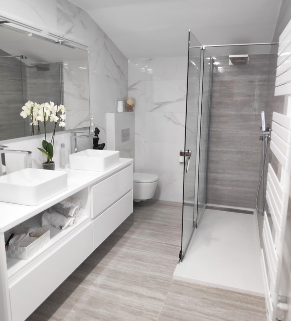 Ba&ntilde;os para un caser&iacute;o en Erandio, Vizcaya klassisch-modern-badezimmer