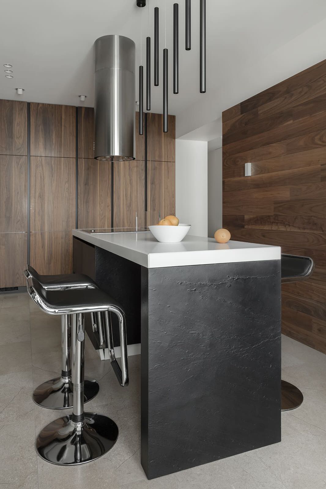 Обзор современной квартиры 170 квм. Полы без плинтуса. Двери в потолок.