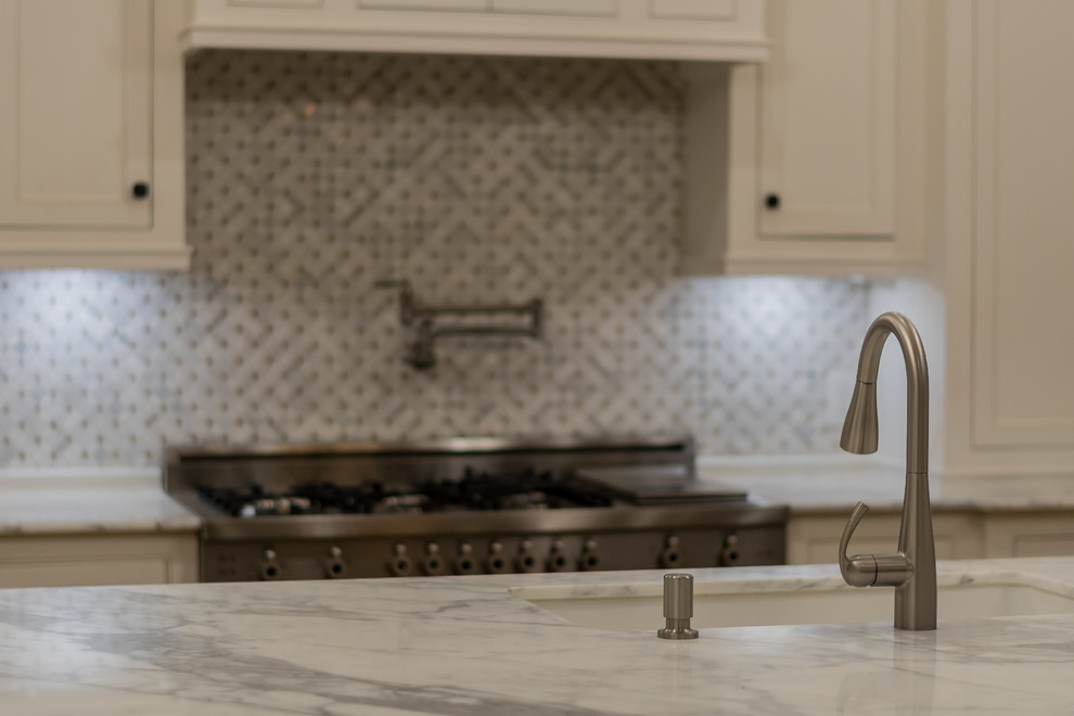 Home design - transitional home design idea