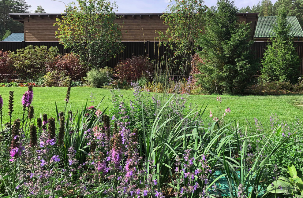 Усадьба на краю леса