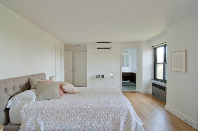 Downtown Zen contemporaneo-camera-da-letto