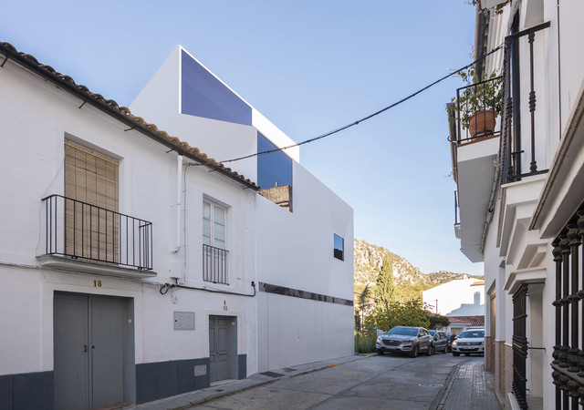SINGLE FAMILY DWELLING IN UBRIQUE contemporary-exterior