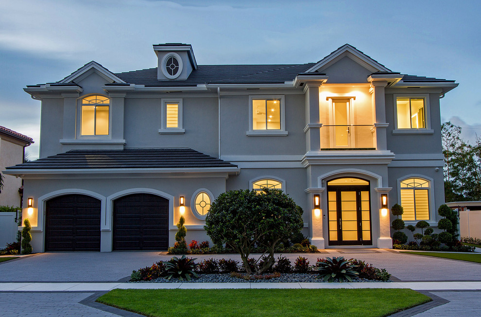 Home design - transitional home design idea in Miami