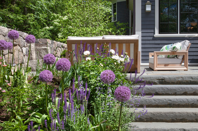 Lawrence Road traditional-landscape