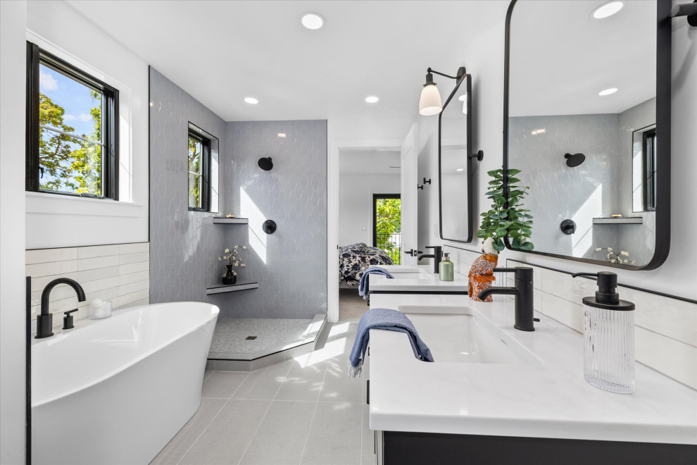 Example of a minimalist bathroom design in Boise