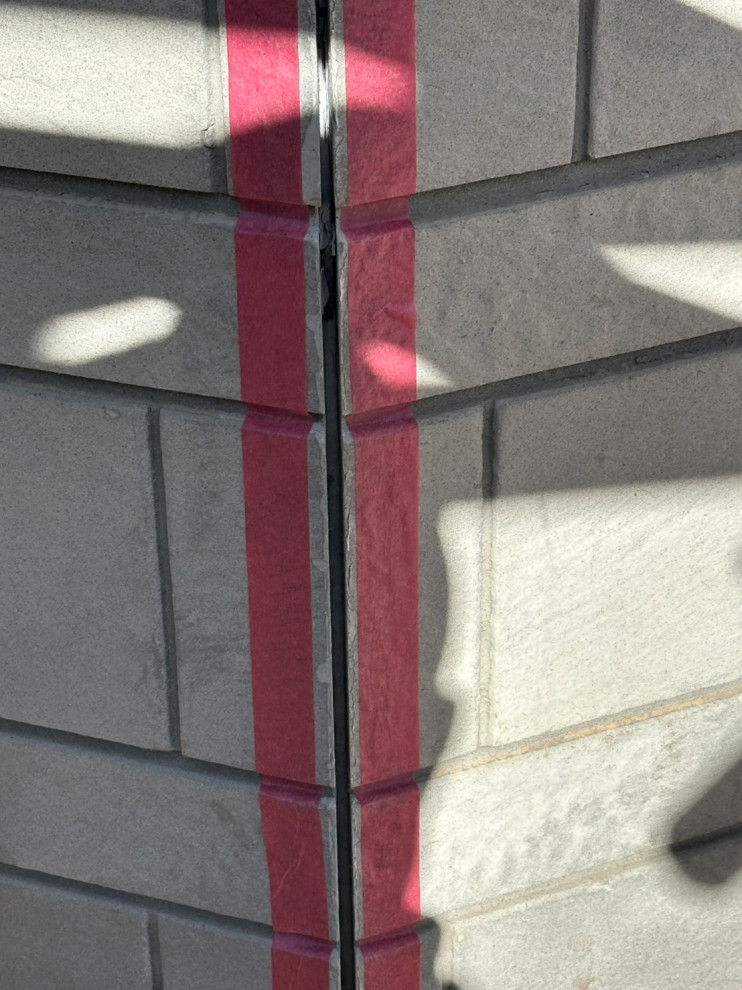 コーキング養生