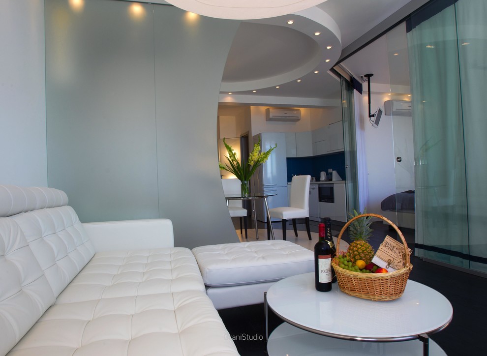 Где-то на море