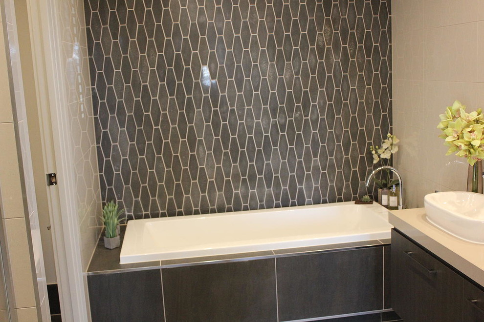 Design ideas for a contemporary bathroom in Brisbane.