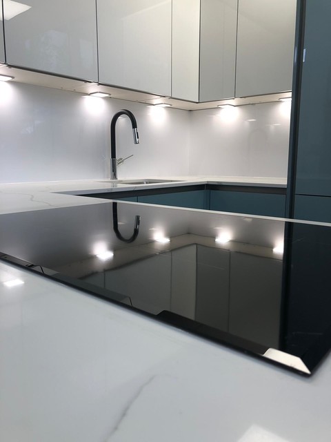 AluSplash Splashback: Wickes Installers Installation, UK contemporary-kitchen