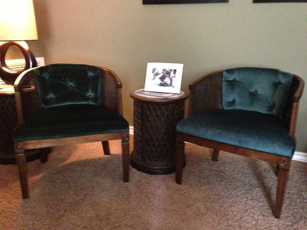 How to remove cushion from cane chair.