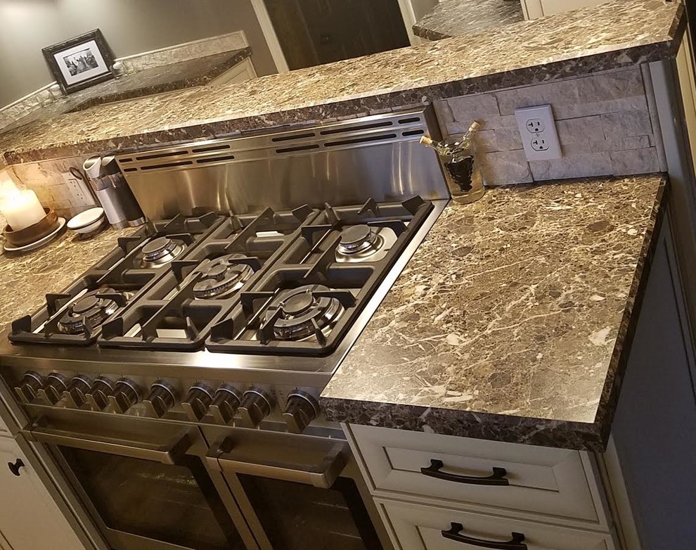 Kitchen - rustic kitchen idea
